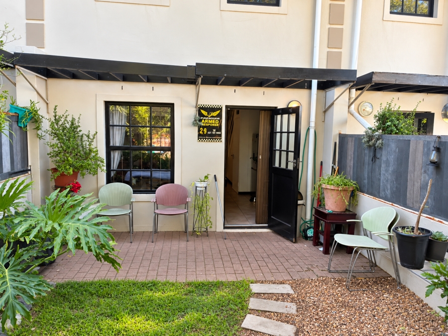 To Let 2 Bedroom Property for Rent in Observatory Western Cape